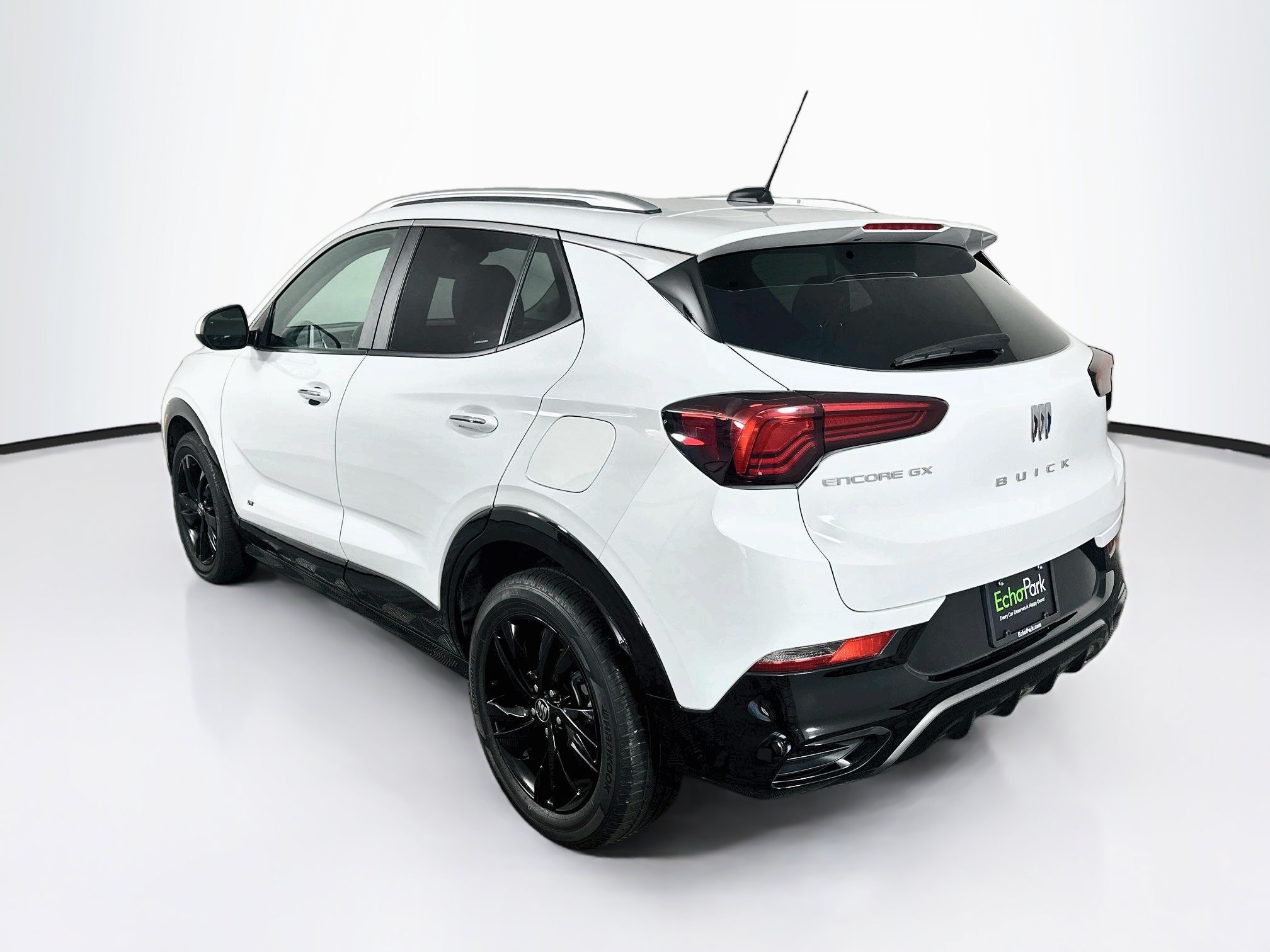 Used 2025 Buick Encore GX Sport Touring FWD image 5