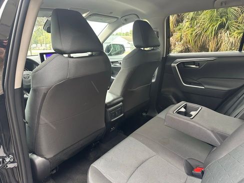 Used 2025 Toyota RAV4 XLE FWD image 30