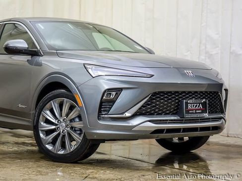 New 2026 Buick Envista Avenir FWD image 3