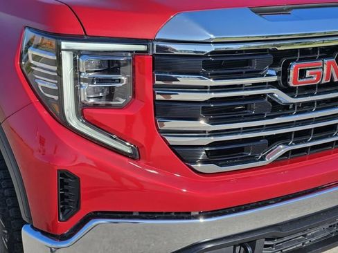 Used 2024 GMC Sierra 1500 SLT w/ SLT Convenience Package AWD/4WD image 8