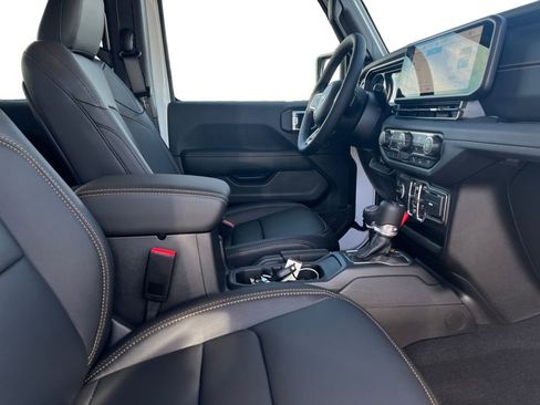 New 2026 Jeep Wrangler Unlimited Sahara AWD/4WD image 24