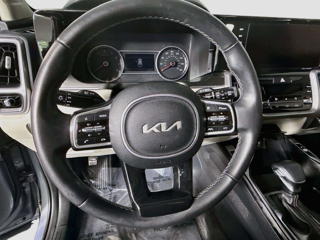 Used 2023 Kia Sorento S w/ Panoramic Sunroof Package FWD image 12