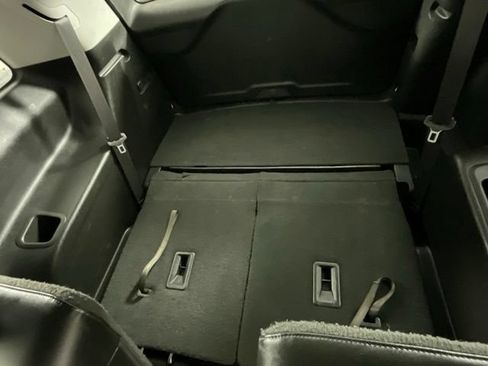 Used 2019 GMC Acadia SLT FWD image 16