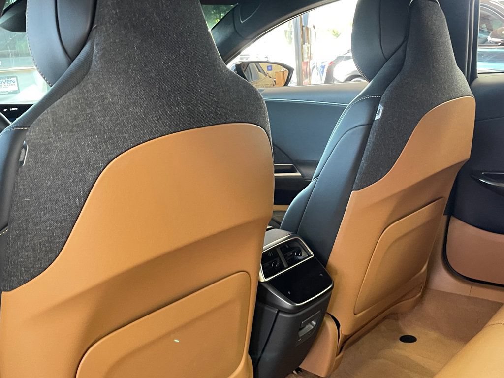 Used 2023 Lucid Air Touring AWD/4WD image 18