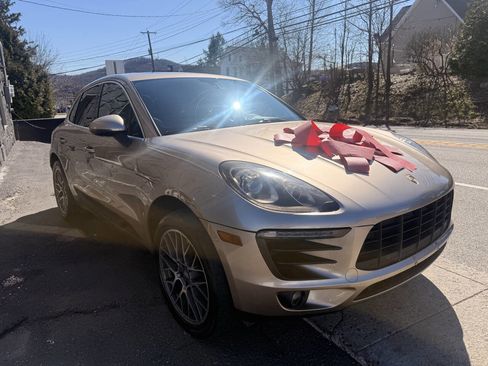 Used 2016 Porsche Macan S image 4