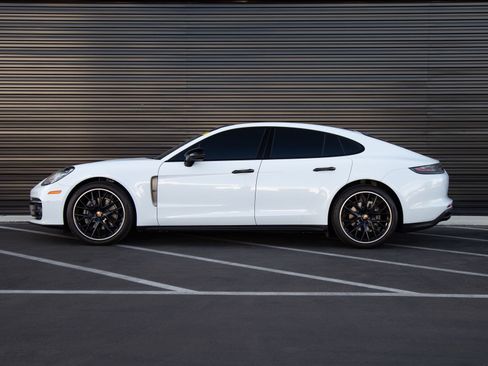 Certified 2023 Porsche Panamera Platinum Edition RWD image 2