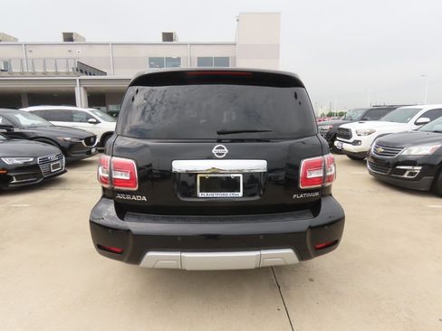 Used 2017 Nissan Armada Platinum w/ Interior Lighting Package RWD image 13