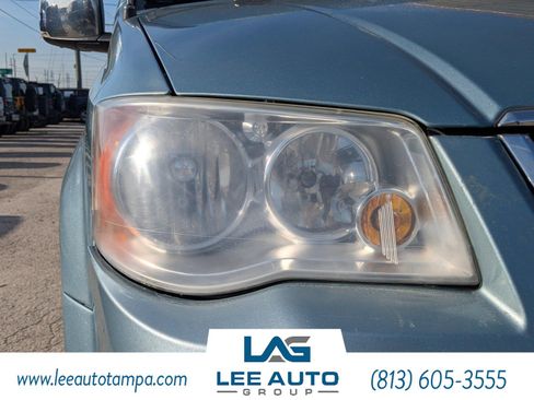 Used 2010 Chrysler Town & Country Touring FWD image 8