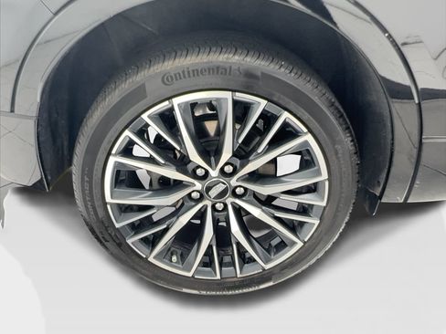 Used 2025 Cadillac XT4 Sport FWD image 14