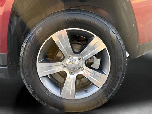 Used 2016 Jeep Compass High Altitude image 9