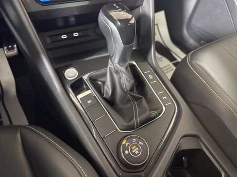 Certified 2023 Volkswagen Tiguan SE R-Line image 17