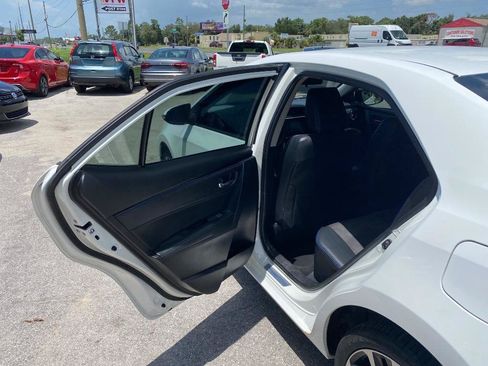 Used 2019 Toyota Corolla SE FWD image 15