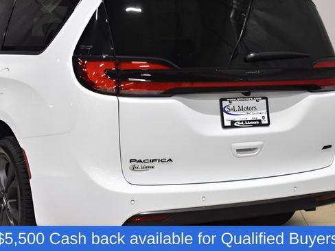 New 2026 Chrysler Pacifica Select AWD/4WD image 39