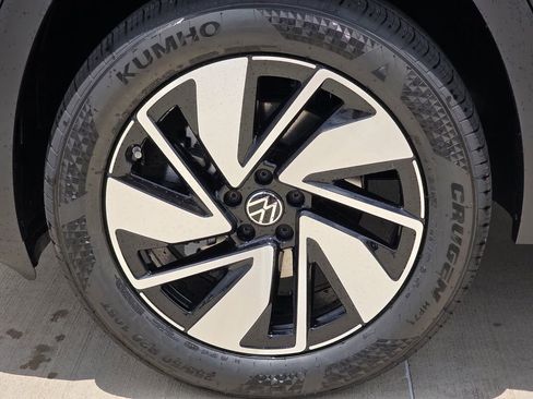 New 2026 Volkswagen Atlas SE FWD image 9