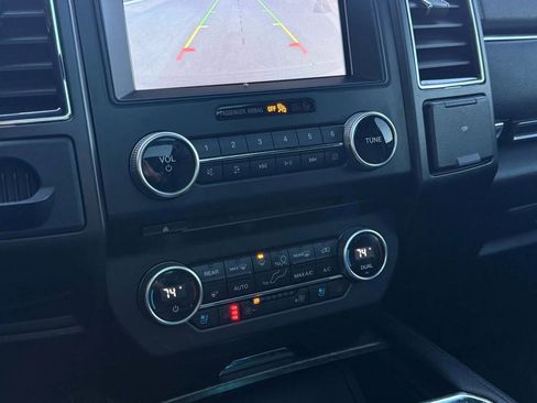 Used 2018 Ford Expedition Limited w/ Equipment Group 301A image 10