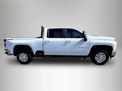 Used 2022 Chevrolet Silverado 2500 LT w/ Convenience Package image 5