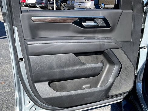 Used 2025 Chevrolet Tahoe Z71 image 22