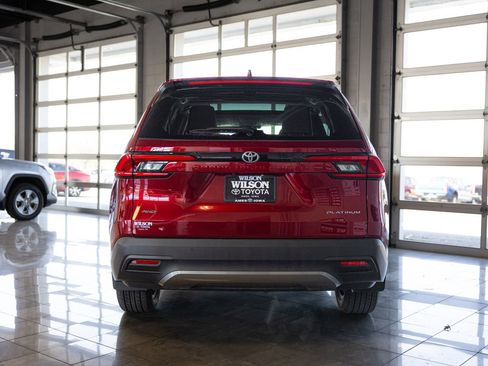 Certified 2024 Toyota Grand Highlander Platinum AWD/4WD image 4