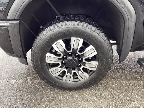 Used 2024 GMC Sierra 3500 Denali w/ Denali Reserve Package AWD/4WD image 10