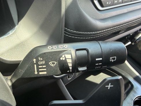 Certified 2023 Nissan Rogue SV FWD image 29