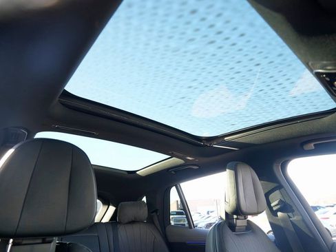 Used 2023 Mercedes-Benz EQS 450+ SUV image 23