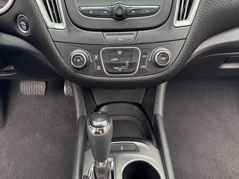 Used 2018 Chevrolet Malibu LS image 18
