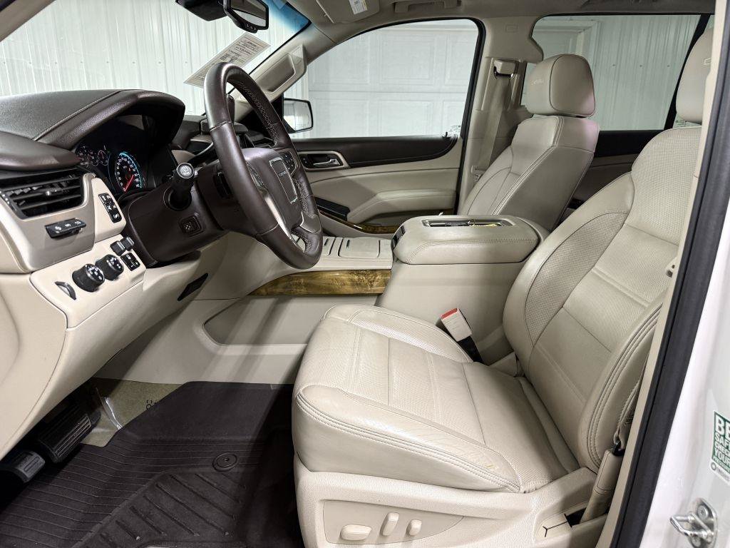 Used 2017 GMC Yukon XL Denali w/ Open Road Package AWD/4WD image 11