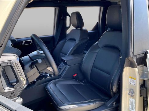 Used 2025 Ford Bronco Badlands AWD/4WD image 8