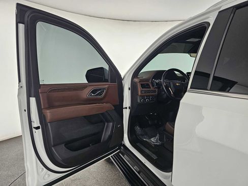 Used 2021 Chevrolet Tahoe High Country w/ Premium Package AWD/4WD image 21