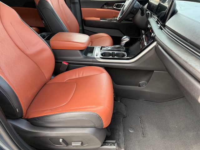 Used 2024 Kia Carnival SX FWD image 10