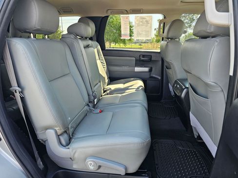 Used 2019 Toyota Sequoia SR5 AWD/4WD image 12