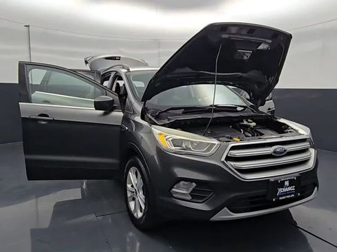 Used 2017 Ford Escape SE w/ SE Leather Comfort Package AWD/4WD image 33