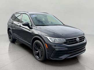 Used 2024 Volkswagen Tiguan SE R-Line video 1