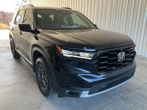 New 2025 Honda Pilot TrailSport image 29