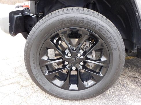 Used 2023 Jeep Wrangler High Altitude image 9