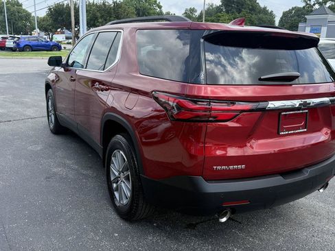 Used 2022 Chevrolet Traverse LT FWD image 5