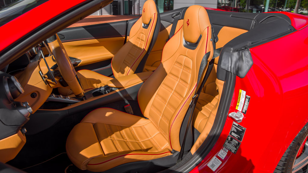 Certified 2022 Ferrari Portofino M RWD image 10