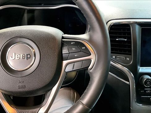 Used 2018 Jeep Grand Cherokee Limited AWD/4WD image 24