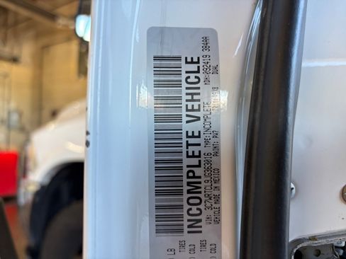 Used 2018 RAM 3500 Tradesman w/ Chrome Appearance Group AWD/4WD image 33