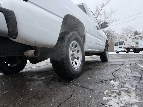 Used 2006 Chevrolet Silverado 1500 W/T image 9