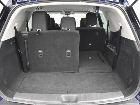 Used 2024 Nissan Pathfinder SV image 18