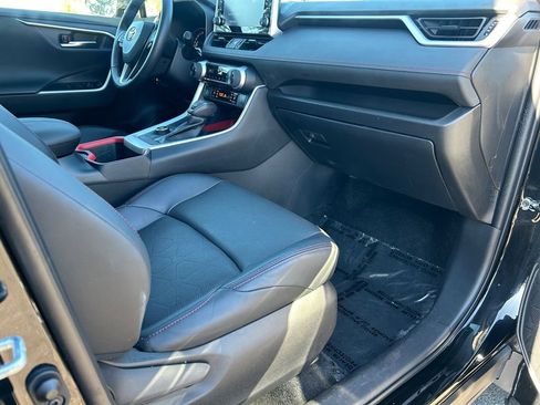 Used 2022 Toyota RAV4 TRD Off-Road image 27