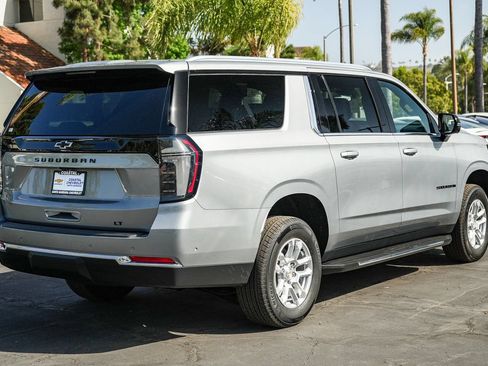 New 2026 Chevrolet Suburban LT w/ Comfort Package AWD/4WD image 6