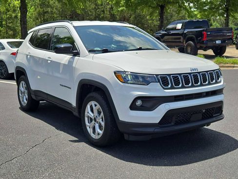 Used 2025 Jeep Compass Latitude AWD/4WD image 1
