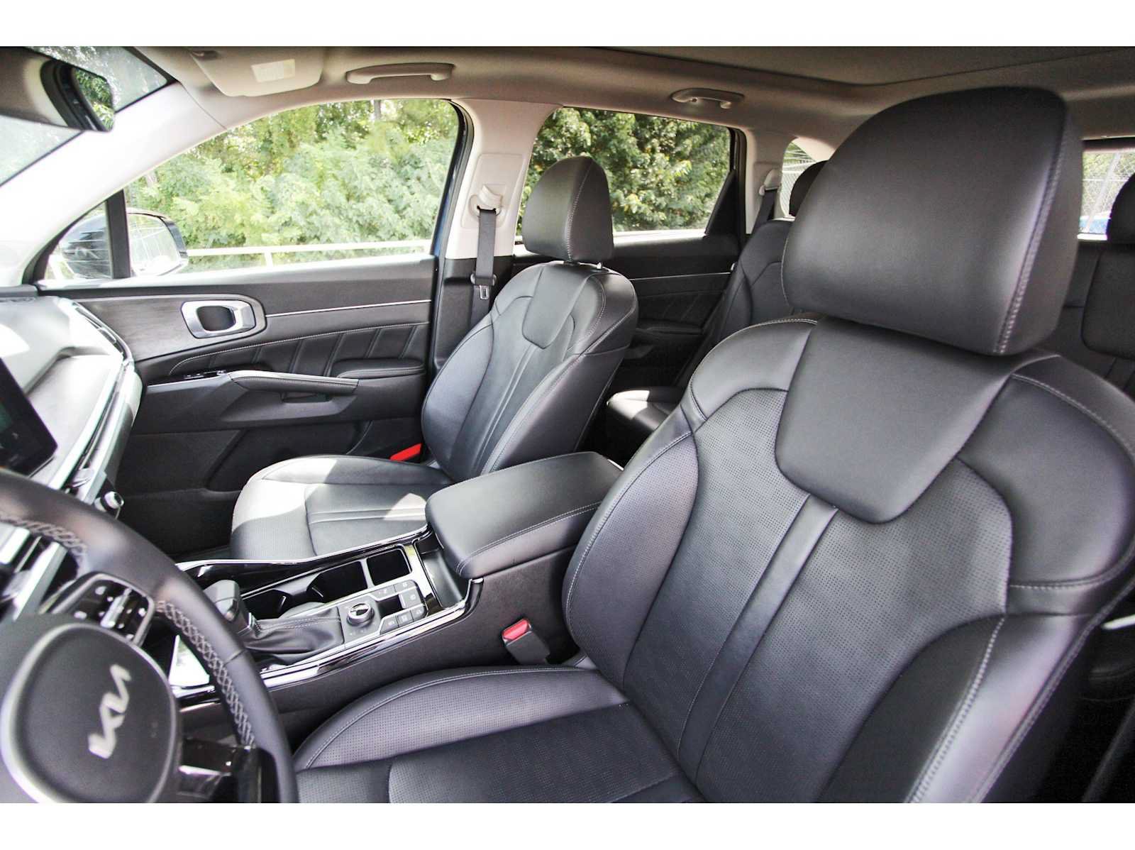 Used 2024 Kia Sorento SX AWD/4WD image 11