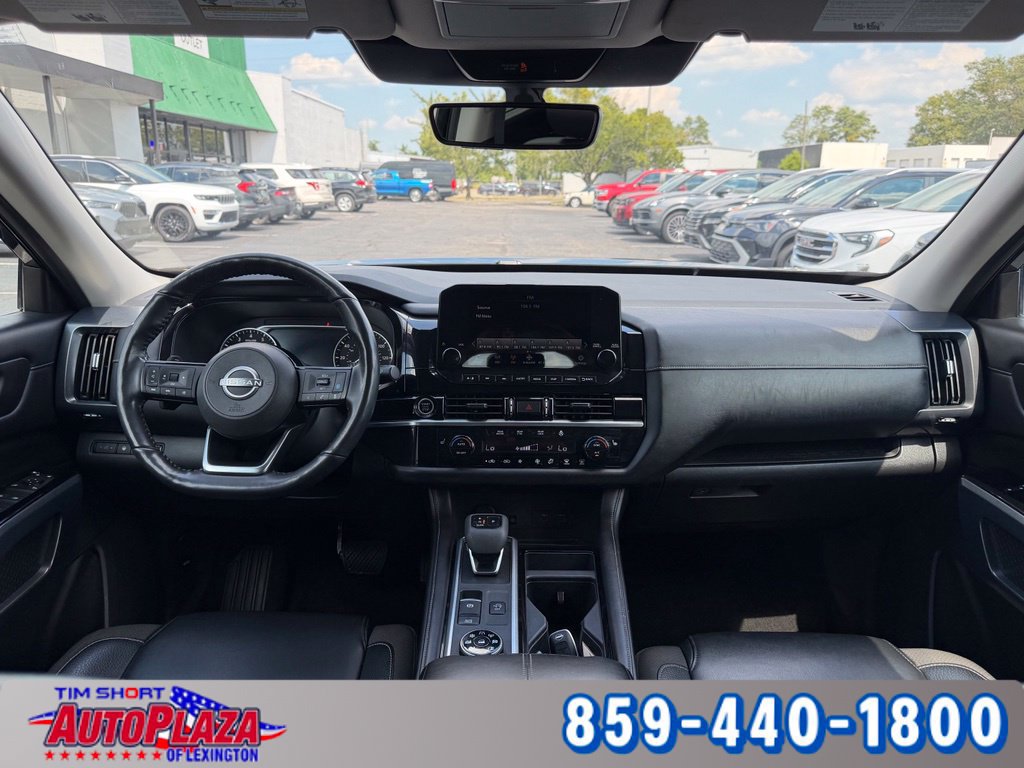 Used 2024 Nissan Pathfinder SL AWD/4WD image 12