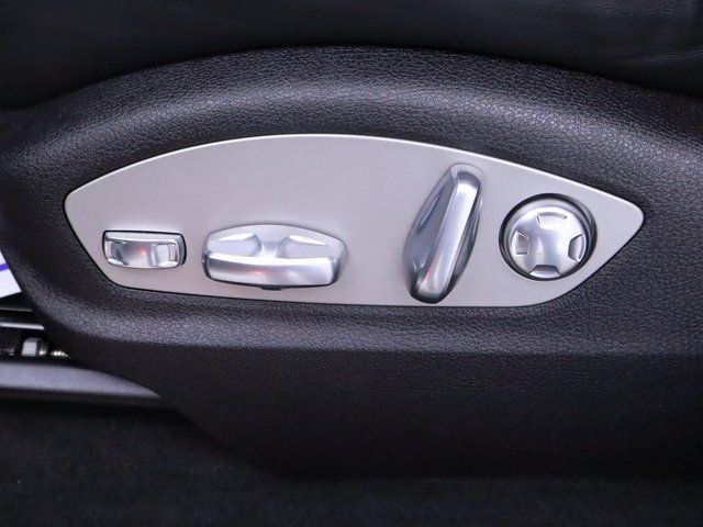 Certified 2024 Porsche Macan AWD/4WD image 18
