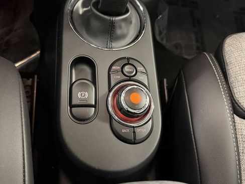 Used 2020 MINI Cooper SE w/ 6.5" Touchscreen Package image 24