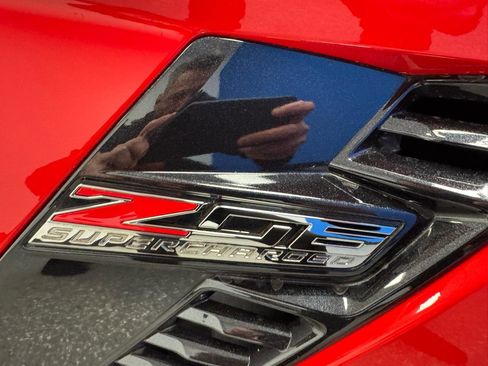 Used 2016 Chevrolet Corvette Z06 w/ 3LZ Preferred Equipment Group RWD image 29