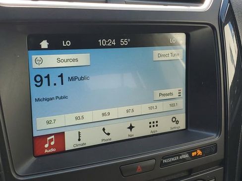 Used 2017 Ford Explorer XLT AWD/4WD image 27